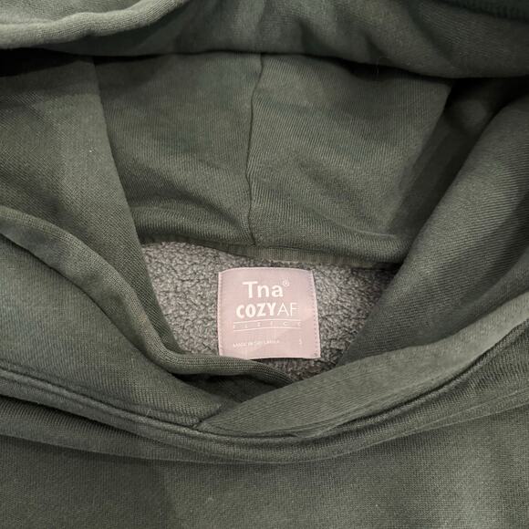 WORN ONCE aritzia forest green cropped sweatshirt hoodie - Picture 4 of 7